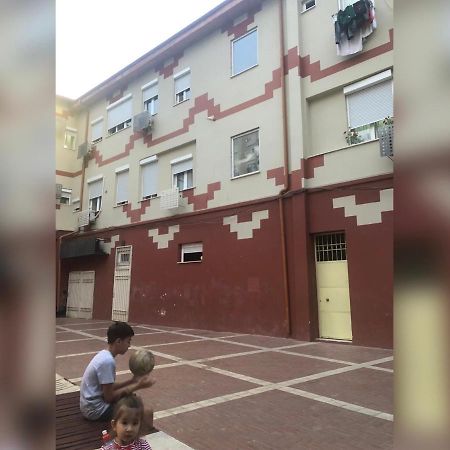 Apartamento New New Bazaar Tirana Exterior foto