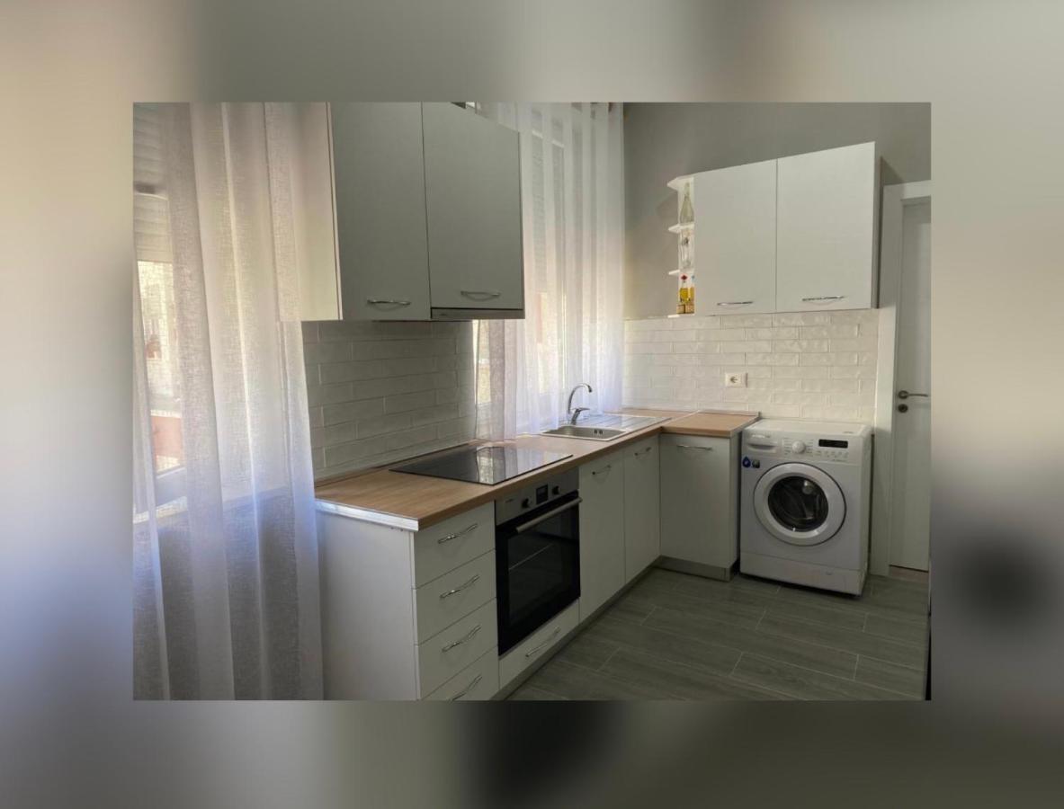 Apartamento New New Bazaar Tirana Exterior foto